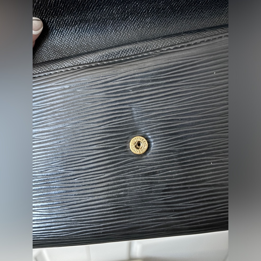 Louis  Vuitton | Epi Porte Tresor International Leather Trifold Long Wallet - Picture 7 of 11